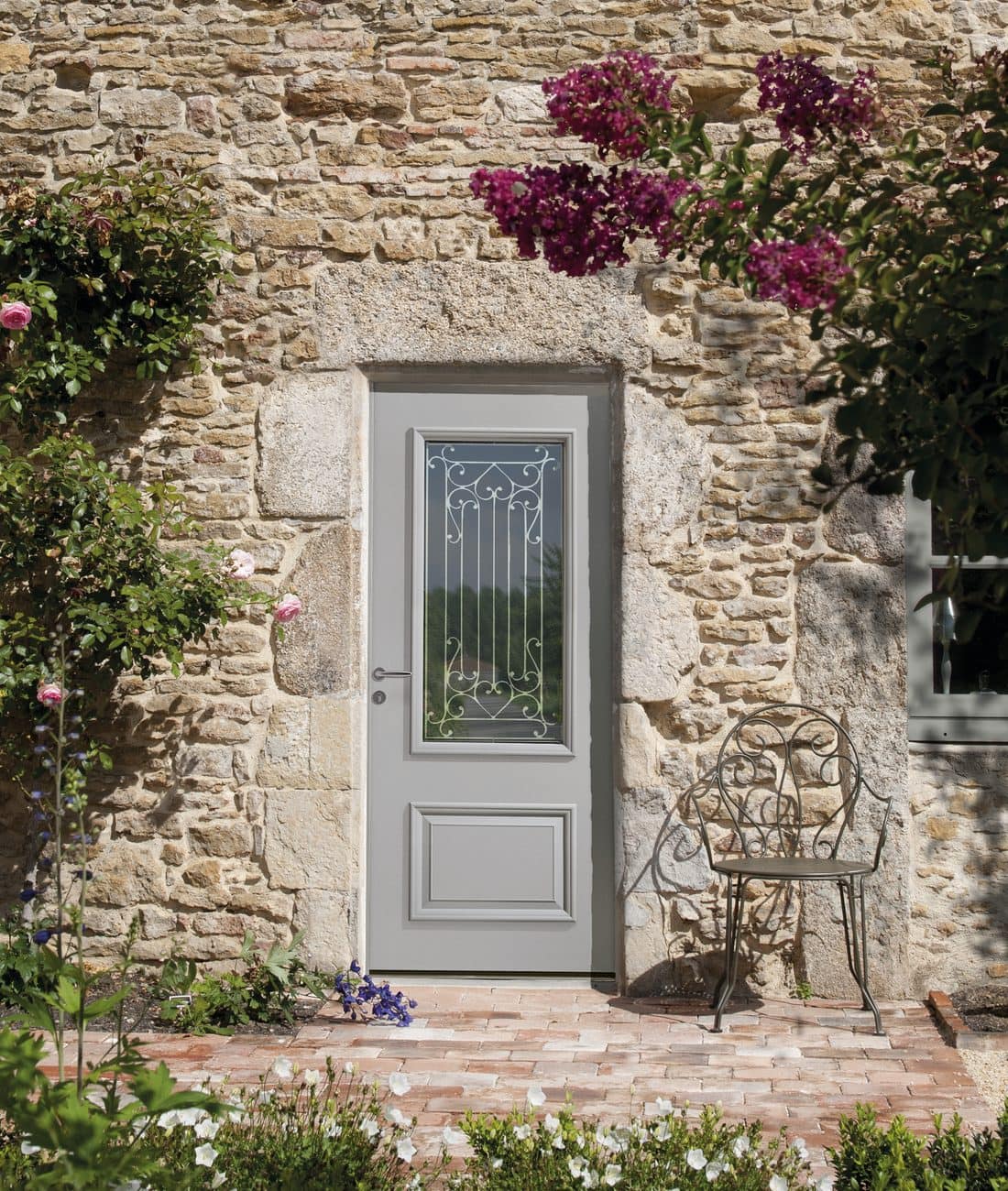 Porte d'entrée vitrée en aluminium
