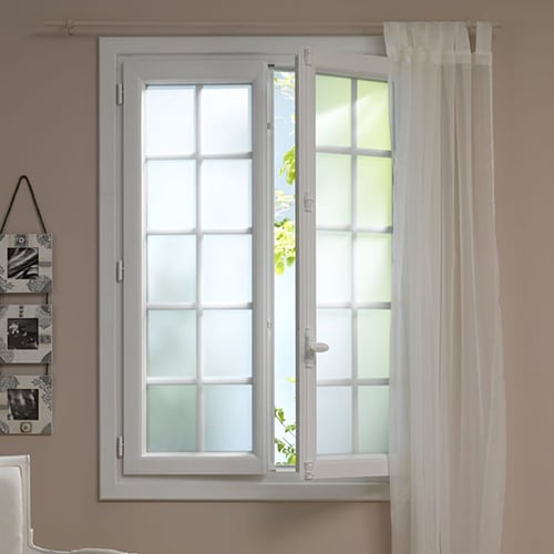 Fenêtre pvc blanche vue intérieure