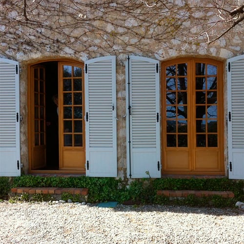 Porte-fenêtre bois vue extérieure