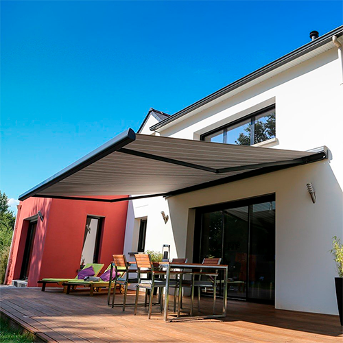 Store banne de terrasse de maison sur-mesure