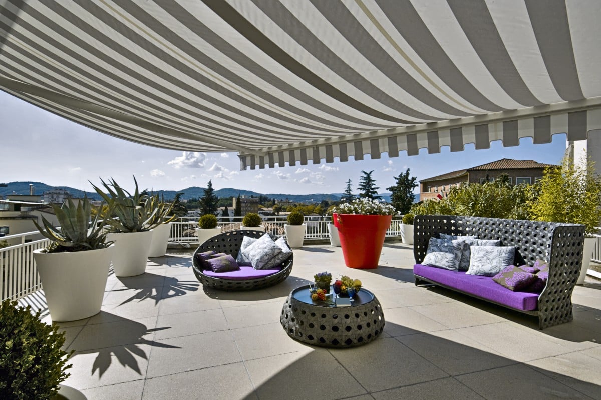 Grand store banne sur rooftop