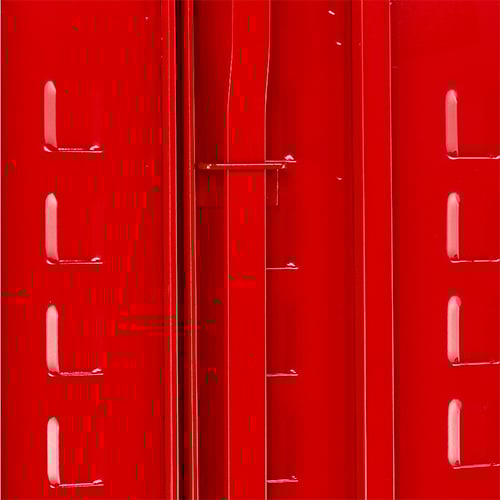 Détails persiennes en fer rouge