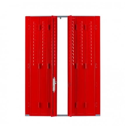 Persienne en fer rouge